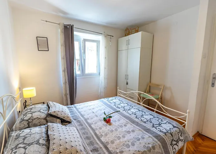 Dumaneo Art - Two Bedroom