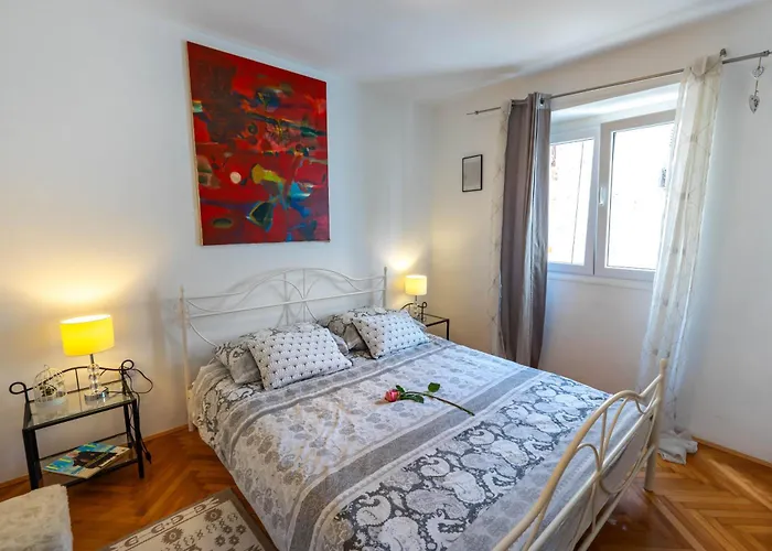 Dumaneo Art - Two Bedroom Apartament *