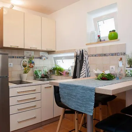 Apartment Dumaneo Art - Two Bedroom *