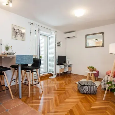 Dumaneo Art - Two Bedroom Apartment