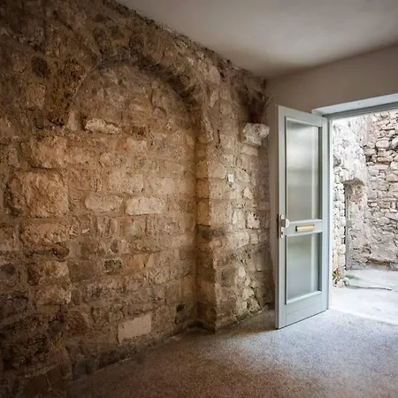 Apartment Dumaneo Art - Two Bedroom