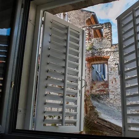 Dumaneo Art - Two Bedroom Apartment *