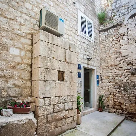 Apartment Dumaneo Art - Two Bedroom Split