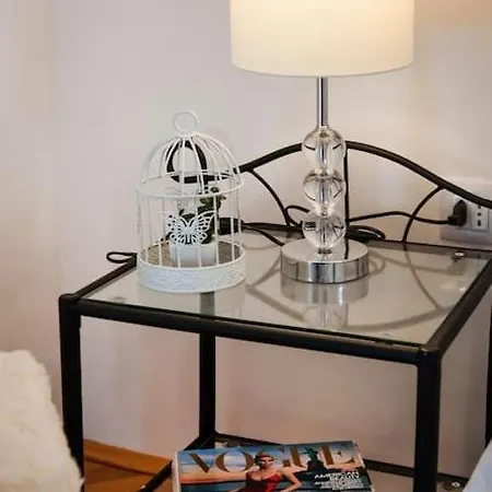 Dumaneo Art - Two Bedroom *