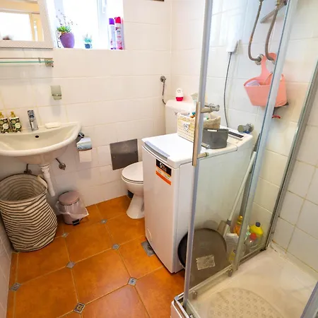 Dumaneo Art - Two Bedroom Apartment *