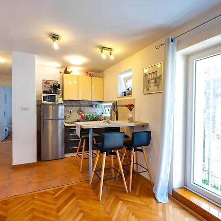 Apartment Dumaneo Art - Two Bedroom