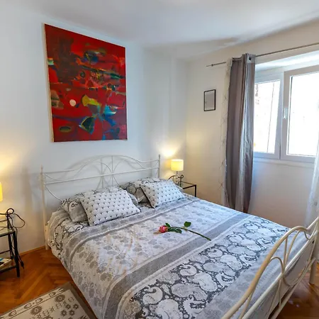 Dumaneo Art - Two Bedroom Apartment *